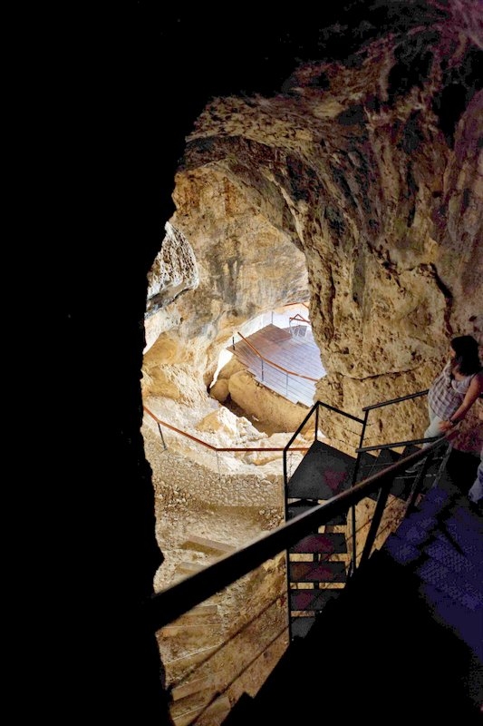 The Cueva-sima de la Serreta, Cieza