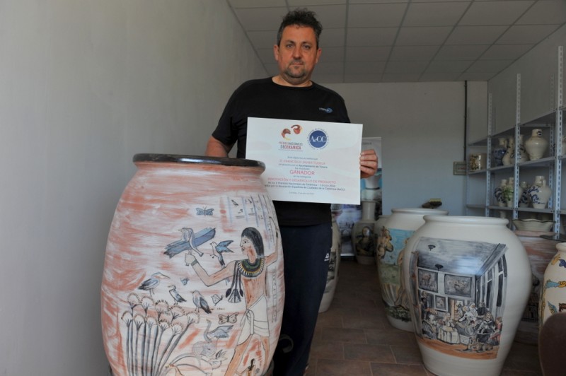Totana alfareros see the future in the past