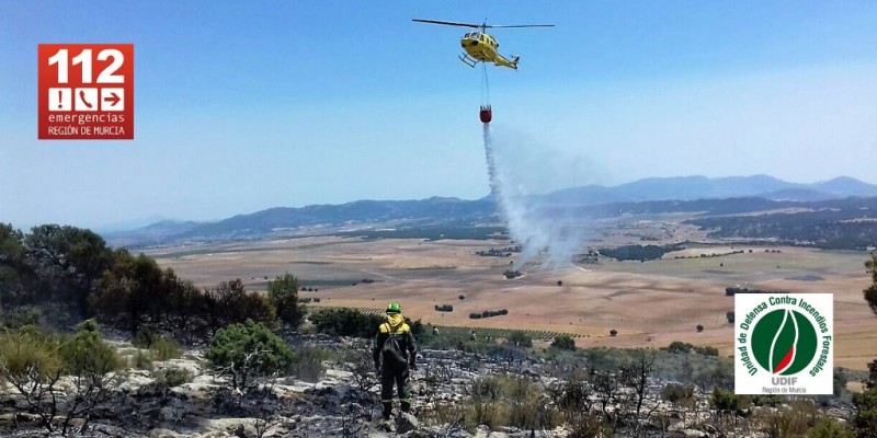 <span style='color:#780948'>ARCHIVED</span> - 150 fighting first major forest fire of the summer in Caravaca de la Cruz