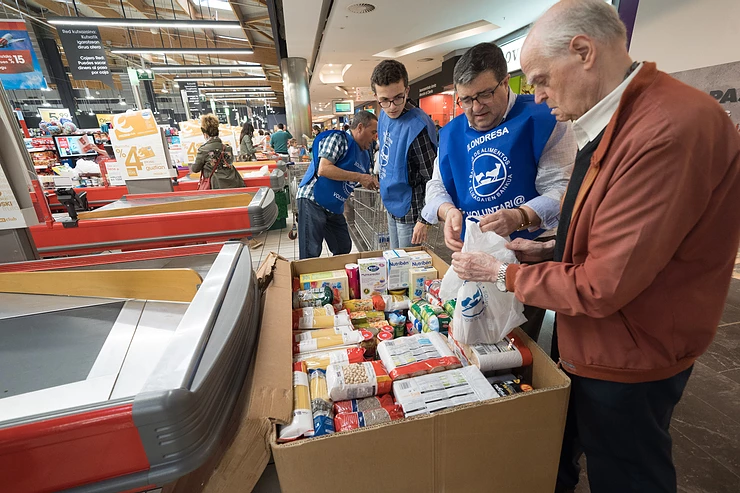 <span style='color:#780948'>ARCHIVED</span> - National food bank appeal in supermarkets this week