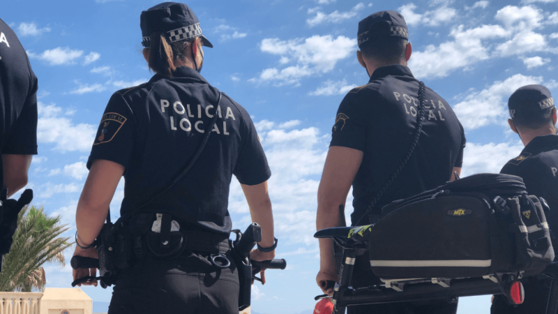 <span style='color:#780948'>ARCHIVED</span> - Stalker arrested for harassing and secretly filming woman on Elche beach