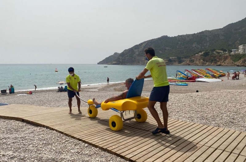 <span style='color:#780948'>ARCHIVED</span> - Albir beach accessible to people with reduced mobility for first time