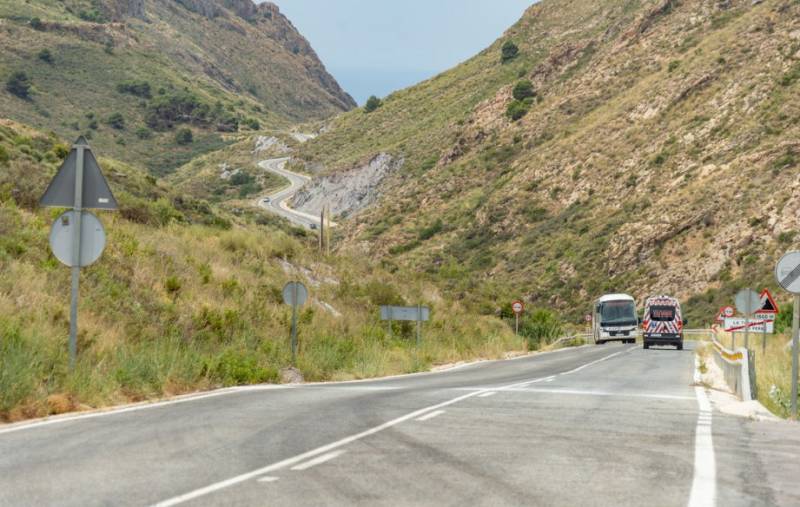 <span style='color:#780948'>ARCHIVED</span> - Cedacero road opens today