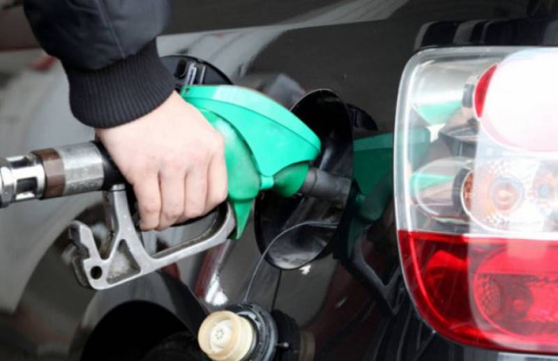 <span style='color:#780948'>ARCHIVED</span> - Murcia driver pulls a gun on customer jumping the queue in filling station