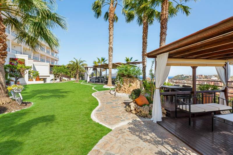 Day passes and eating out at the Ramada Resort by Wyndham hotel in Puerto de Mazarrón