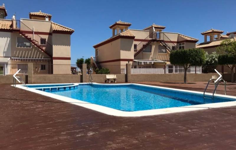 Stunning 2 bed, 1 bath apartment in San Pedro del Pintar for sale