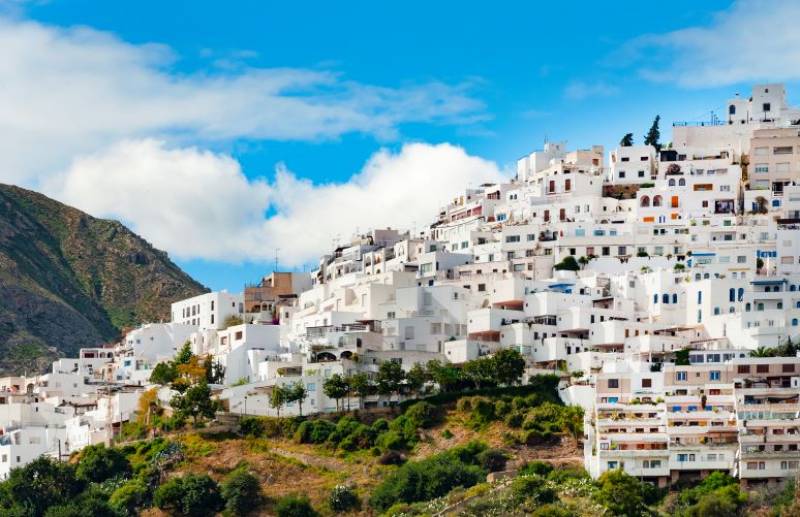 Brit dies in blood-soaked mystery in Mojacar