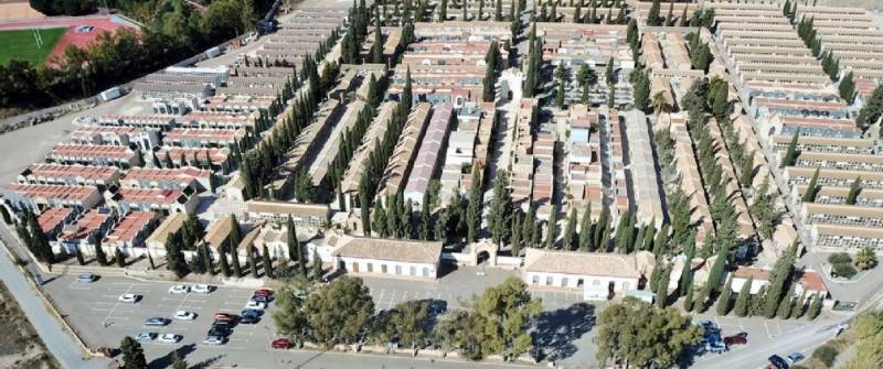 Murcia towns spruce up their cemeteries ready for All Saints' Day