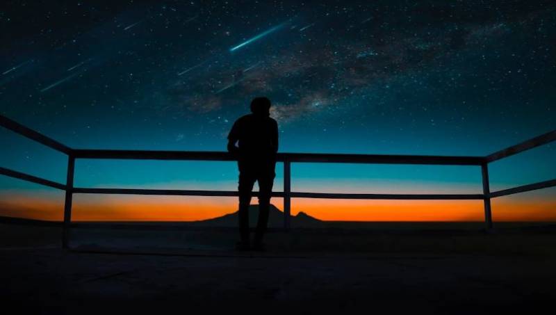 Meteors from Halley's Comet set to streak across May skies in Spain