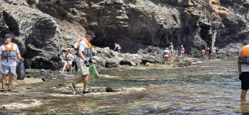 The Club Náutico of Águilas contributes to national nature clean-up event
