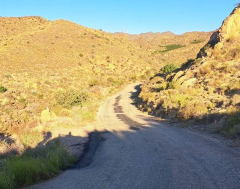 Águilas invests in repairing rural roads