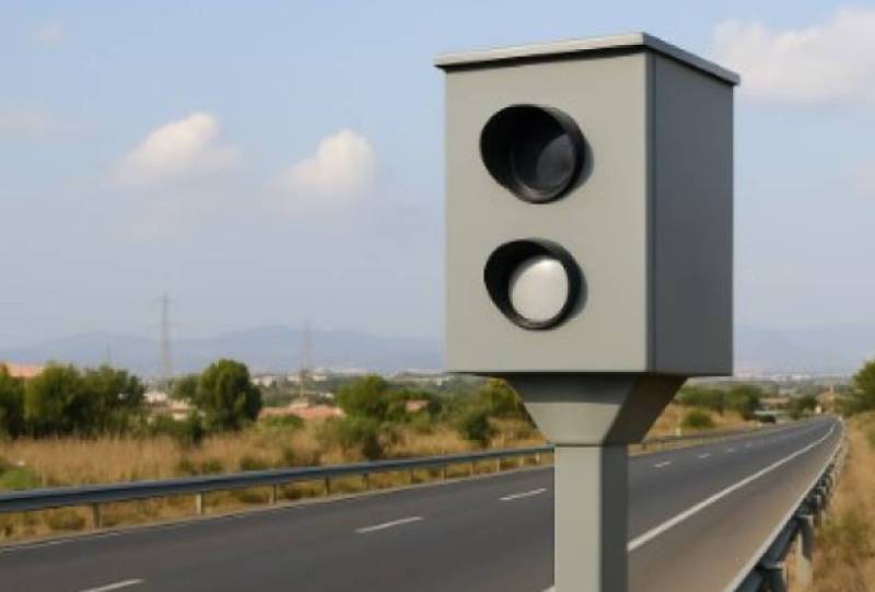<span class="title"><a href="https://lorcatoday.com/alicante-speed-cameras-nab-over-15000-drivers-but-make-roads-safer_1000251077-a.html">Alicante speed cameras nab over 15,000 drivers but make roads safer</a></span><span class="content">New radars on key avenues cut average speeds and violations by more than half in first nine months Alicante's new speed cameras have been busy since they switched on, catching 15,074 drivers going..</span>