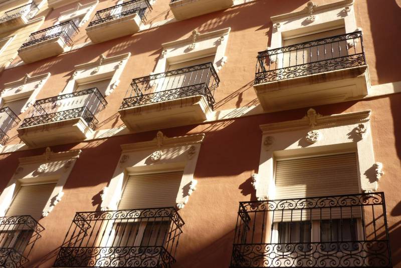 <span class="title"><a href="https://lorcatoday.com/alicante-strengthens-its-grip-as-spain’s-third-biggest-property-market_1000267158-a.html">Alicante strengthens its grip as Spain’s third biggest property market</a></span><span class="content">The province leads the Valencian Community as Jávea stays in demand and prices keep climbing Alicante has firmly established itself as Spain’s third largest real estate market, behind..</span>