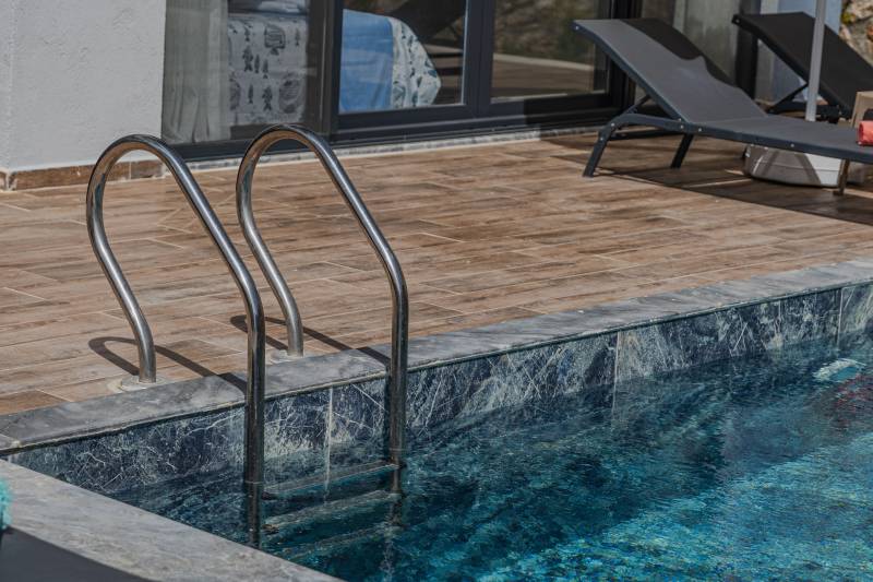 Four-year-old girl dies after being pulled from hotel pool in Lanzarote
